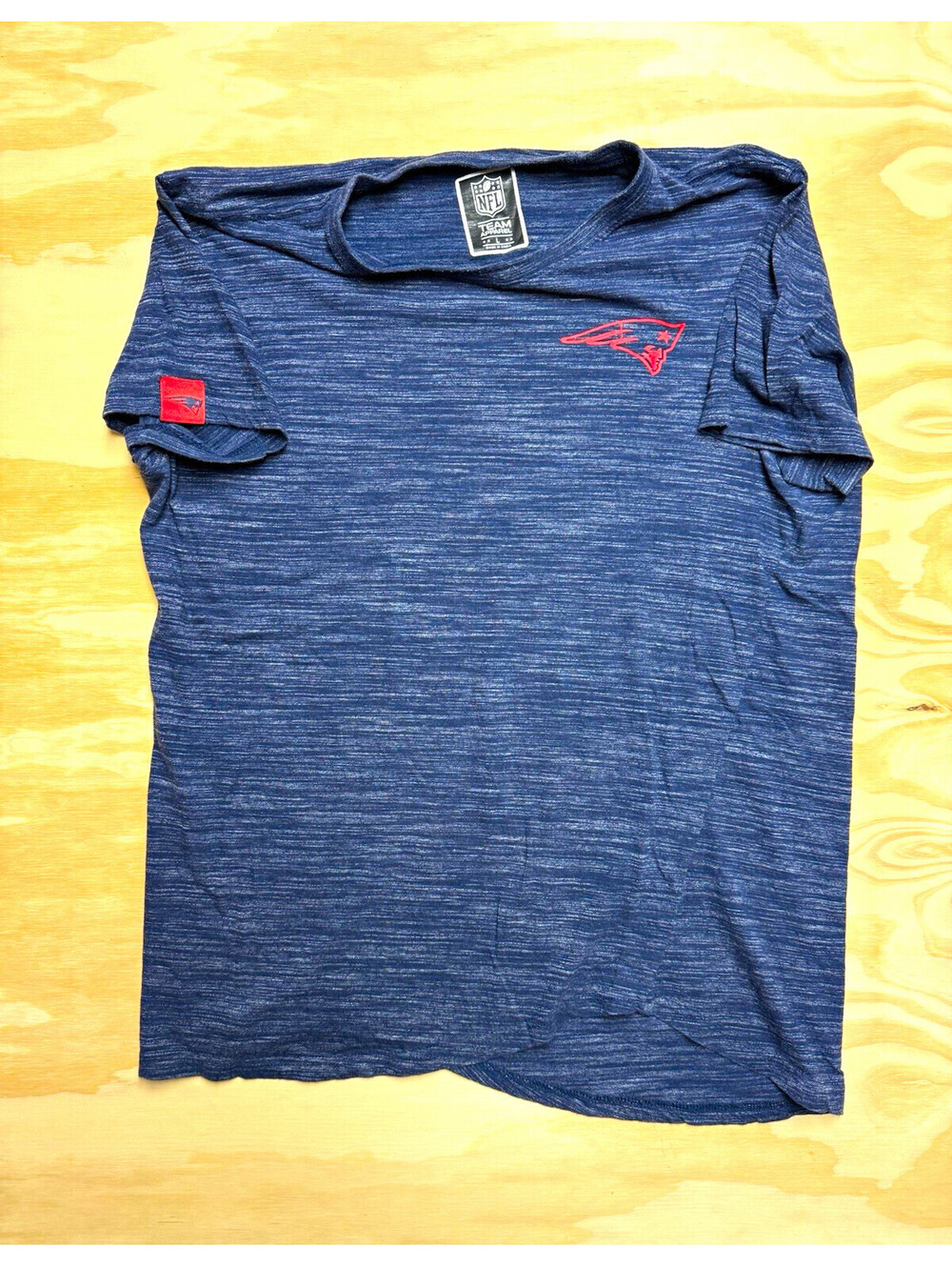 NFL Team Apparel New England Patriots Men’s Size L Blue Short Sleeve Shirt NFL
